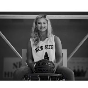 Meet your Posher, Mia